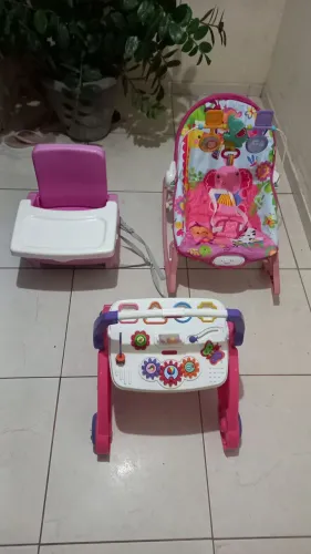 CADEIRINHAS DE BALANÇO  COM ANDADO