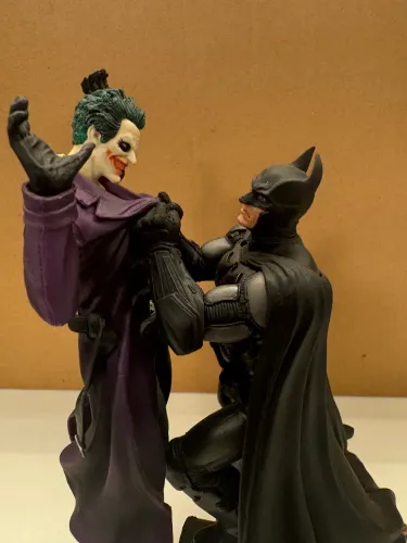 Batma Joker coringa estatua