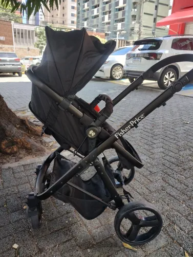 Vendo! Carrinho de bebê