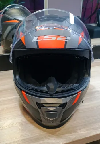Capacete LS2 Storm em ótimo estado