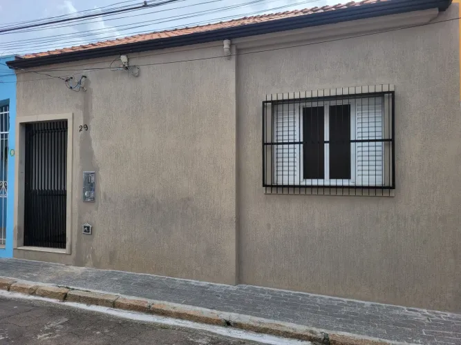 Próximo ao centro de Jundiaí e estação de trem