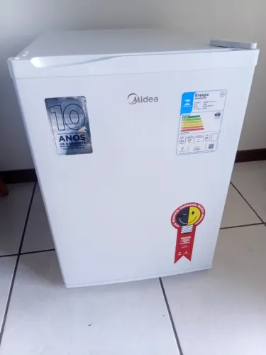 Frigobar Midea 67L