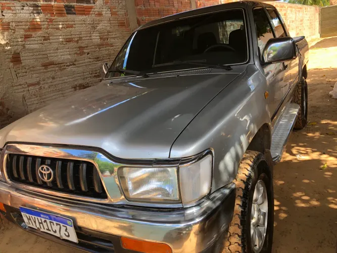 Toyota Hilux CD SRV 4X2 3.0 8V 90cv Diesel 2003