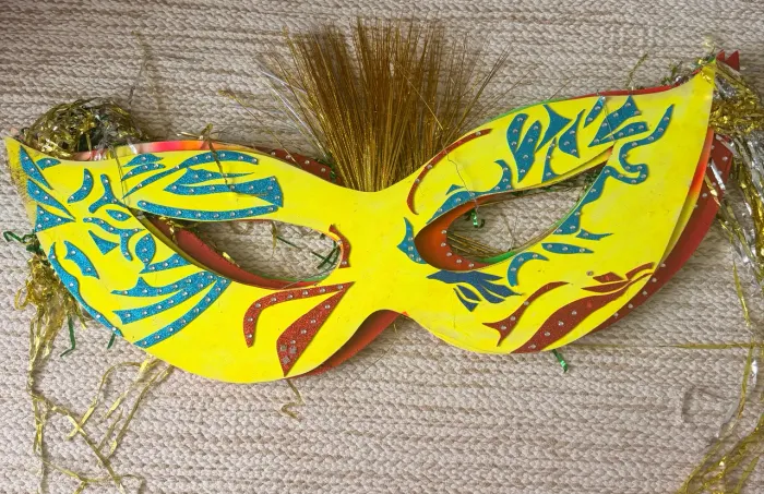 Máscaras de Carnaval em madeirite dupla face 