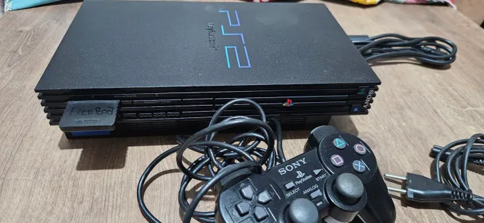 Playstation 2 FAT, Midnight Black, funcionando perfeitamente. Vendo ou troco. Parcelo