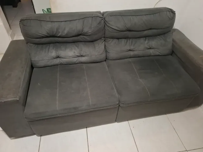 Sofá retrátil e reclinável