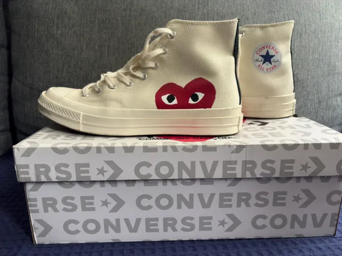 Tênis converse x comme des garçons play chuck 70