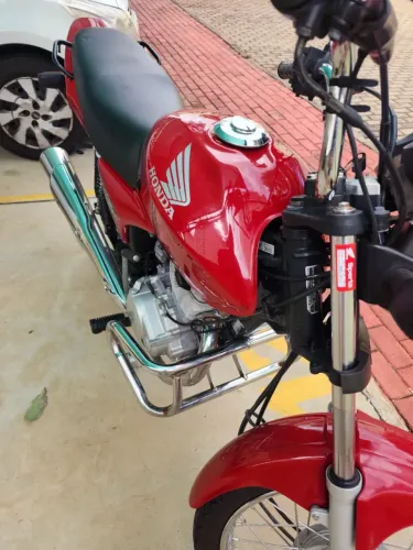 Titan 150 único dono . Super novo!!! Motor em garantia