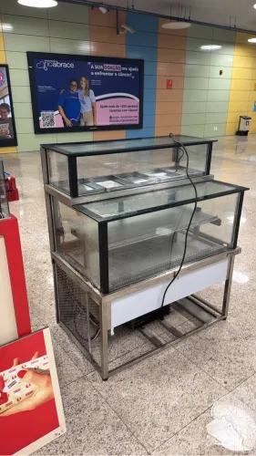 VITRINE REFRIGERADA + ESTUFA - 127x100x70 - POUQUISSIMO USADA