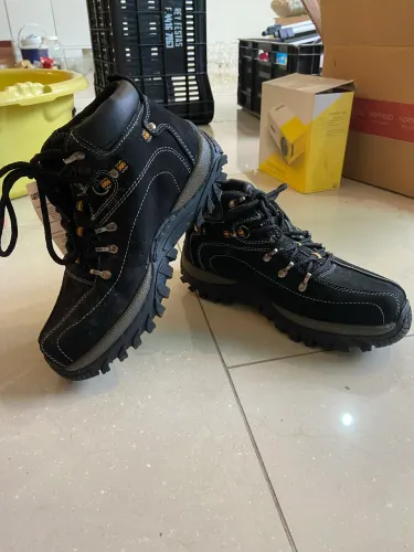 Bota caterpillar n. 38