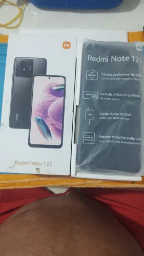 Note 12s de 256gb e 8+4 de ram com caixa e carregador sol .e tenho um iPhone xr.N $650+650