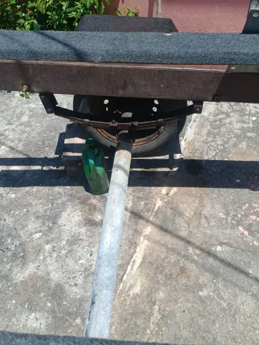 Carreta para barco de madeira parafusos inox documentada