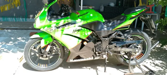 VENDO KAWASAKI NINJA 250 NOVA