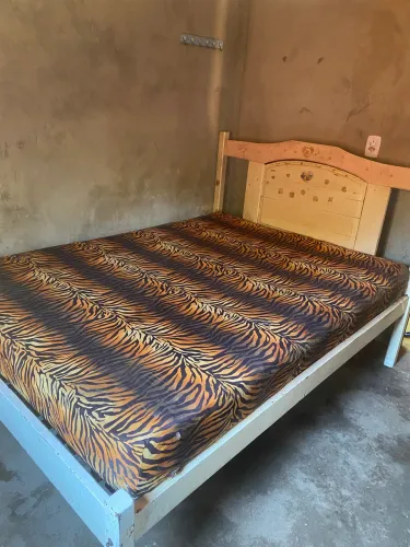 Cama de madeira