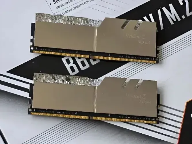 memoria ram 8gb ddr4 trident z 4000mhz
