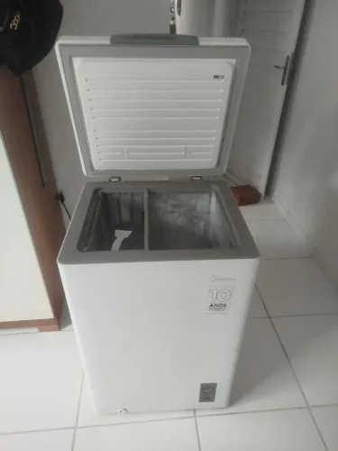 Vendo freezer semi novo