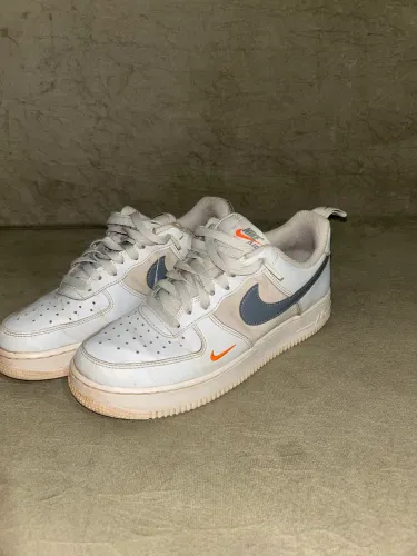 Tênis Nike Air Force 1 '07 Orange Mini Swoosh