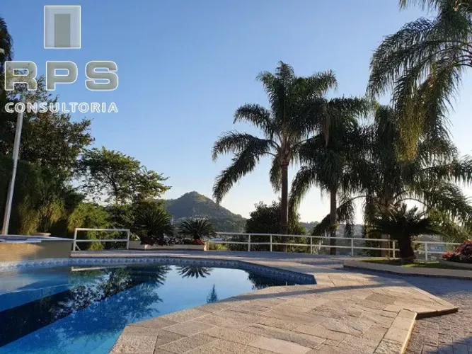 Luxuosa casa em condomínio à venda em Atibaia-SP, Condomínio Flamboyant: 6 quartos, 6 suít