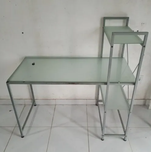 Escrivania para escritório P/ computador semi nova