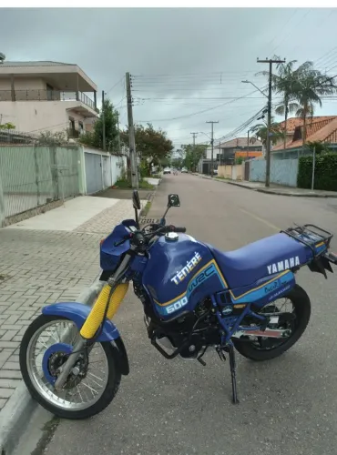 Ténéré 600 azul