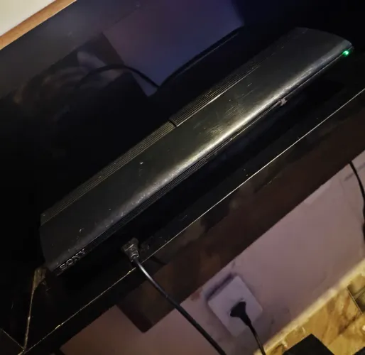  PlayStation 3 Super Slim desbloqueado HEN