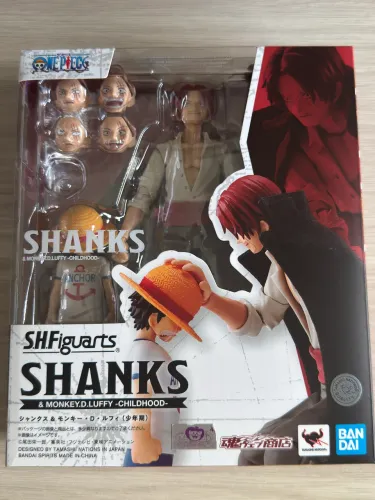 SH Figuarts Shanks (sem a face DLC do Luffy)