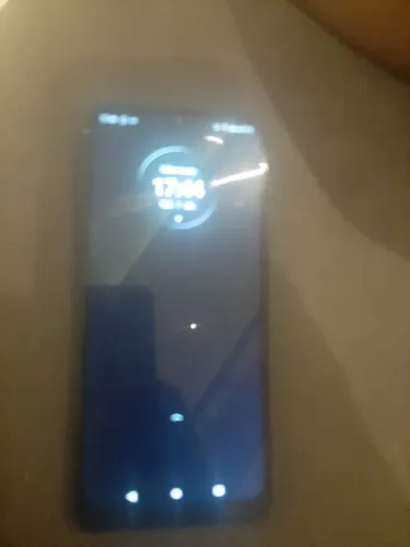 Celular moto g20 apenas trinco na tela mais não interfere em nada