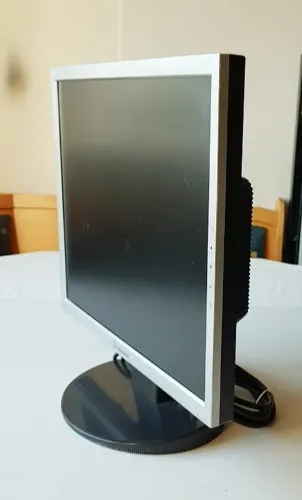 Monitor LCD 17 Polegadas - Positivo (Modelo L1753TQ) - Usado - Funcionando