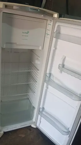 Geladeira Frost Free 365 lts