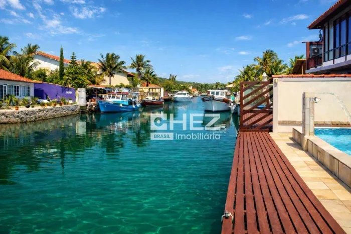 Casa em condomínio na Ogiva com Canal Navegável, Rampa para Embarcação, Piscina, Sauna e C