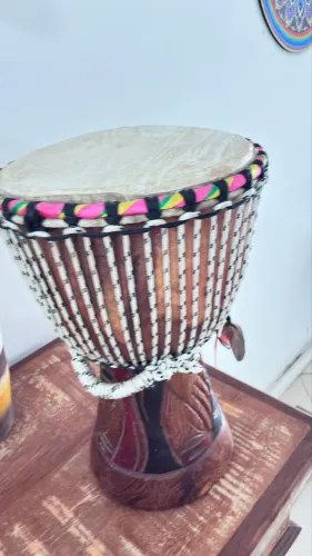 Djembe africano tamanho médio