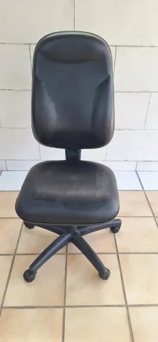 Cadeira giratória com espaldar alto