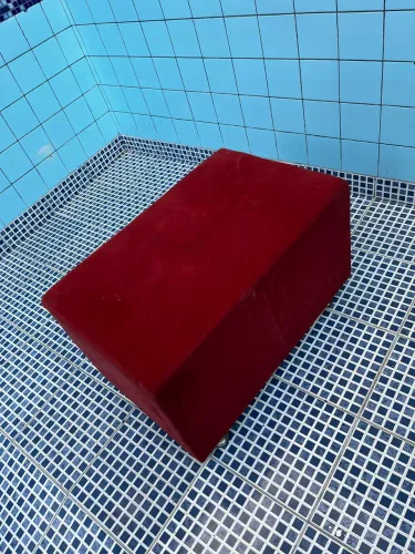 Puf vermelho 2 lugares