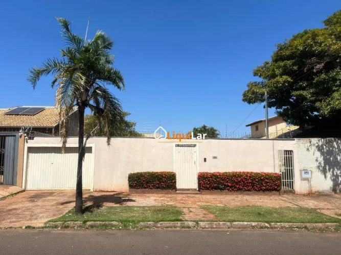 Casa para Locação na Vila Célia com 3 Suítes, Piscina e Varanda Gourmet