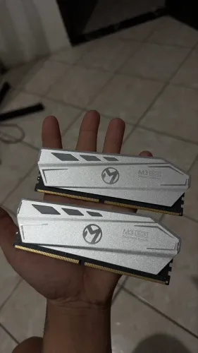 Dois Pente de 16gb cada ddr4 3400mhz