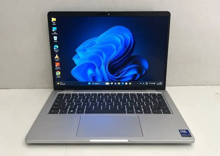 Dell pro core ultra 7 32 giga ddr5 18 giga vídeo