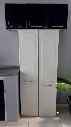Armário de metal 2 peças (branco e preto)