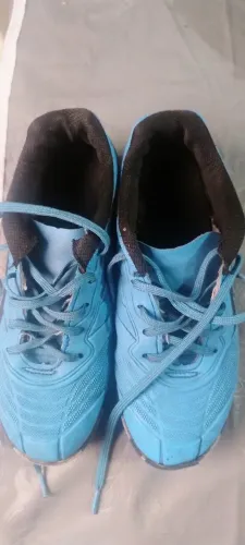 Vendo chuteira infantil Pênalti tamanho 32.