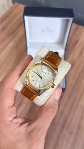 Relógio Bulova suíço day-date automático