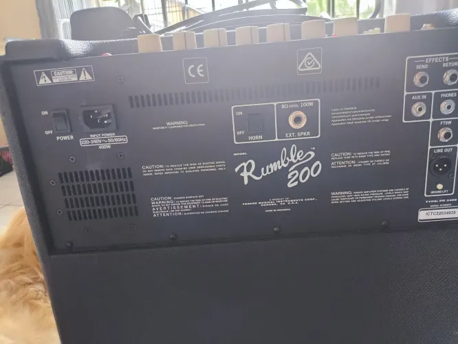 Amplificador de contrabaixo Fender Rumble 200