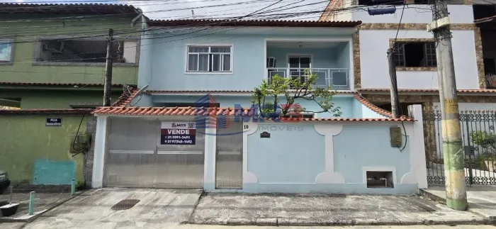 Casa para venda com 4 quartos no condomínio Jardins do Outeiro em Taquara