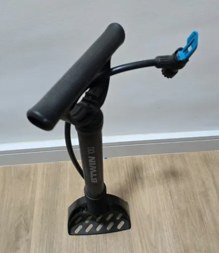 Bomba de Ar Portátil para Pneu de Bicicleta BTWIN 100