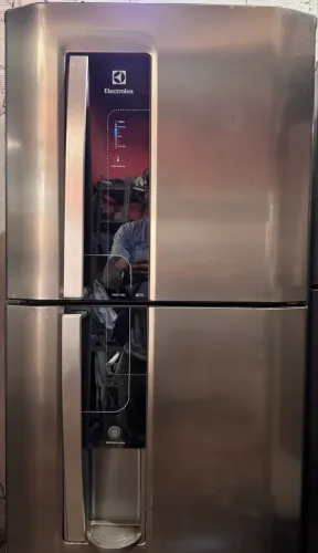 Geladeira inox usada funcionando perfeitamente 
