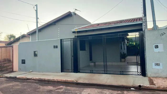 Condomínio Cora Carolina | Casa Reformada, 2 Quartos, Suíte, Área Gourmet e Energia Solar