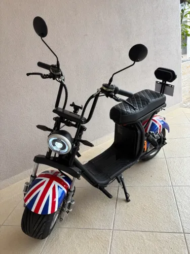 Moto Elétrica X11 semi nova em perfeito estado