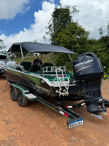 Venda lancha calaça com motor Mercury 115 HP 