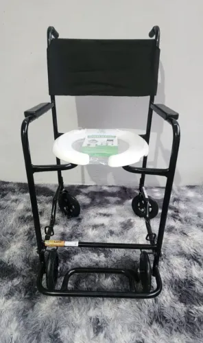 Cadeira higiênica fixa nova