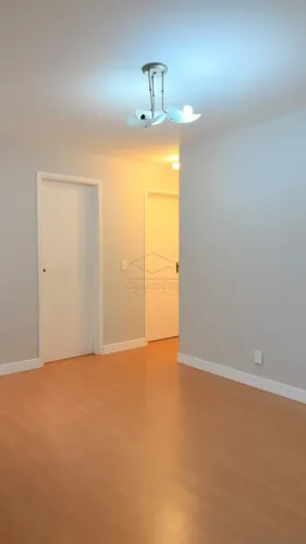 Lindo apartamento térreo- 2 dormitórios reformado com 2 garagens