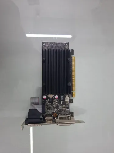 Placa de vídeo Nvidia GeForce 210