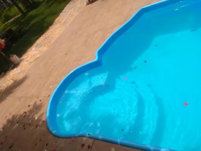 Piscina de 8,50x4,00 de fibra